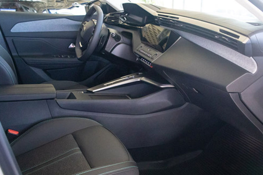 Peugeot 308 Allure BleuHDi 130 EAT8