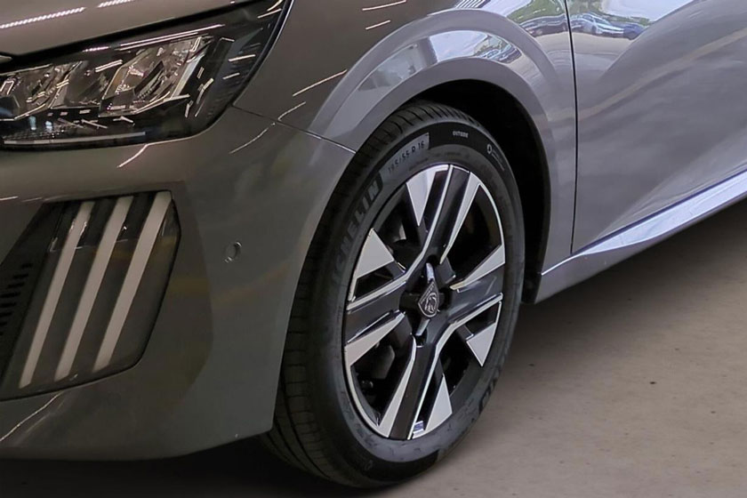 Peugeot 208 ALLURE