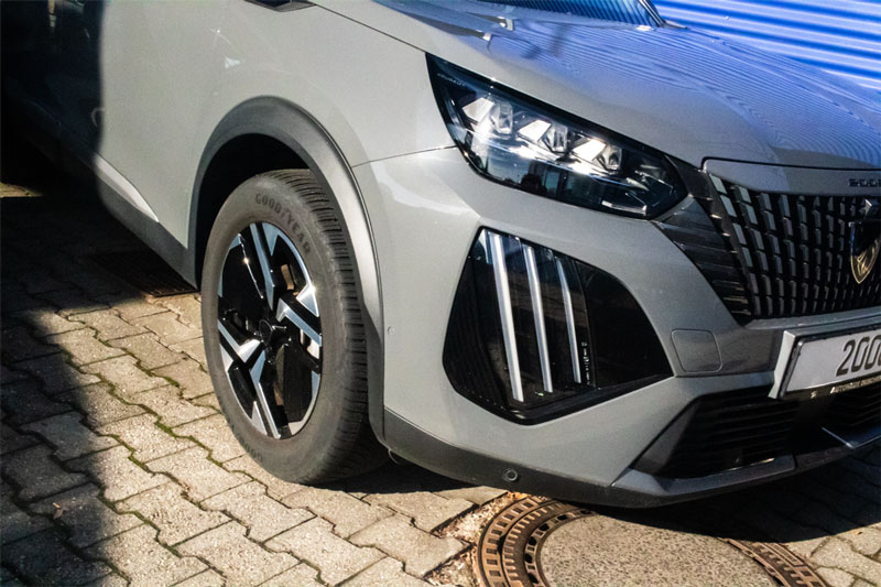 Peugeot 2008 GT PURETECH 130 EAT8